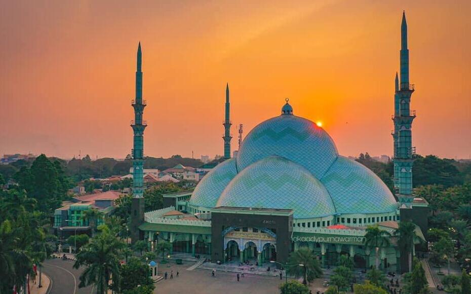 masjid raya al-azhom tangerang