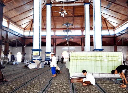 Masjid-Raya-Husnul-Khatimah-Kotabaru-Kalimantan-Selatan