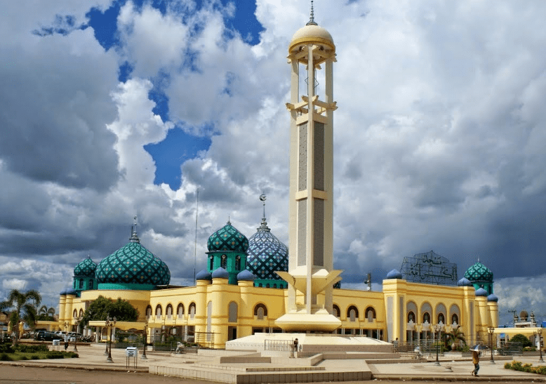 masjid-agung-al-karomah