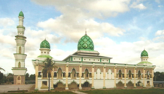 masjid-al-markaz-al-maarif-depan