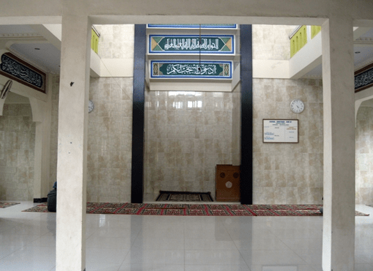 interior-Masjid-Darul-Muawanah-Pasir-Kupang