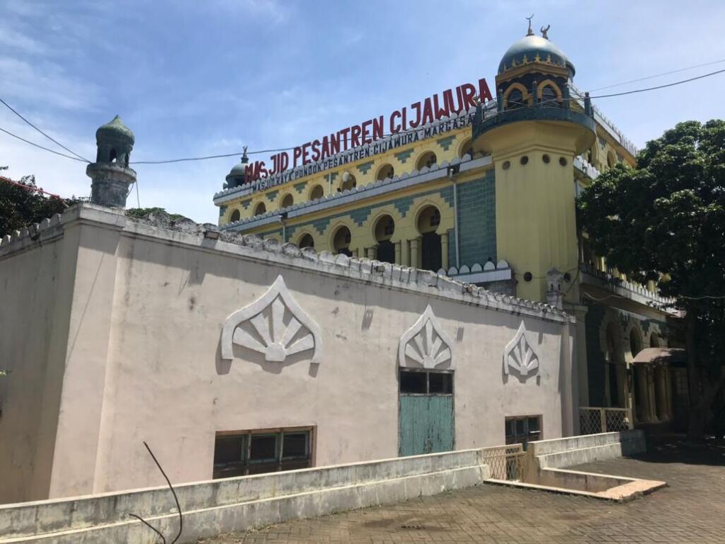 Masjid Pesantren Cijawura Bandung