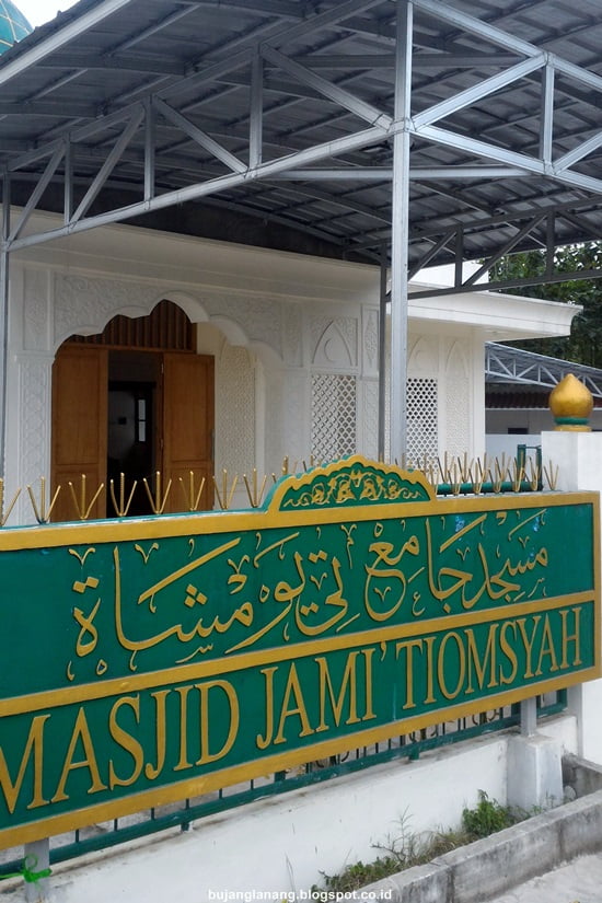 Masjid_jami_tiomsyah_pasir_kupang (2)
