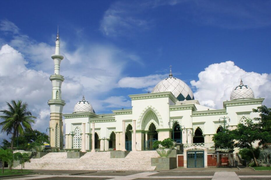 masjid-raya-makassar-depan-