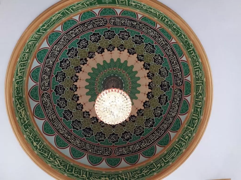 motif plafon kubah masjid