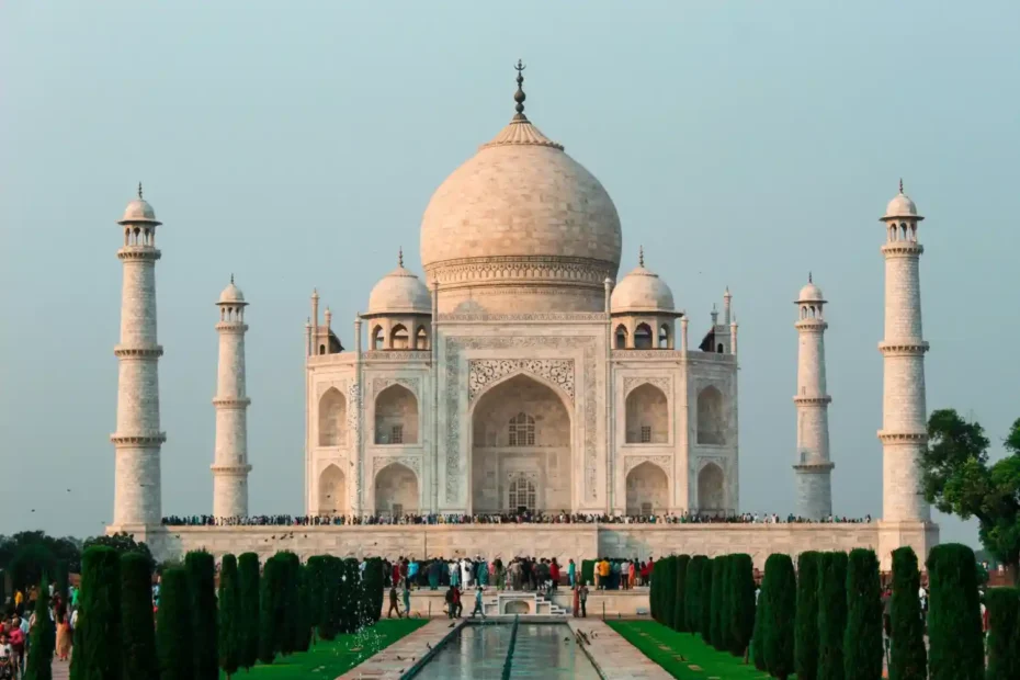 apakah taj mahal itu masjid?