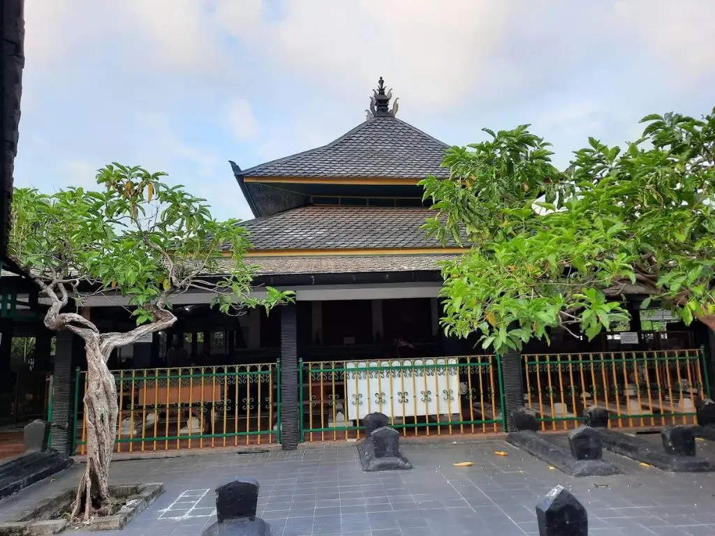wisata religi jawa tengah makam sunan kalijaga