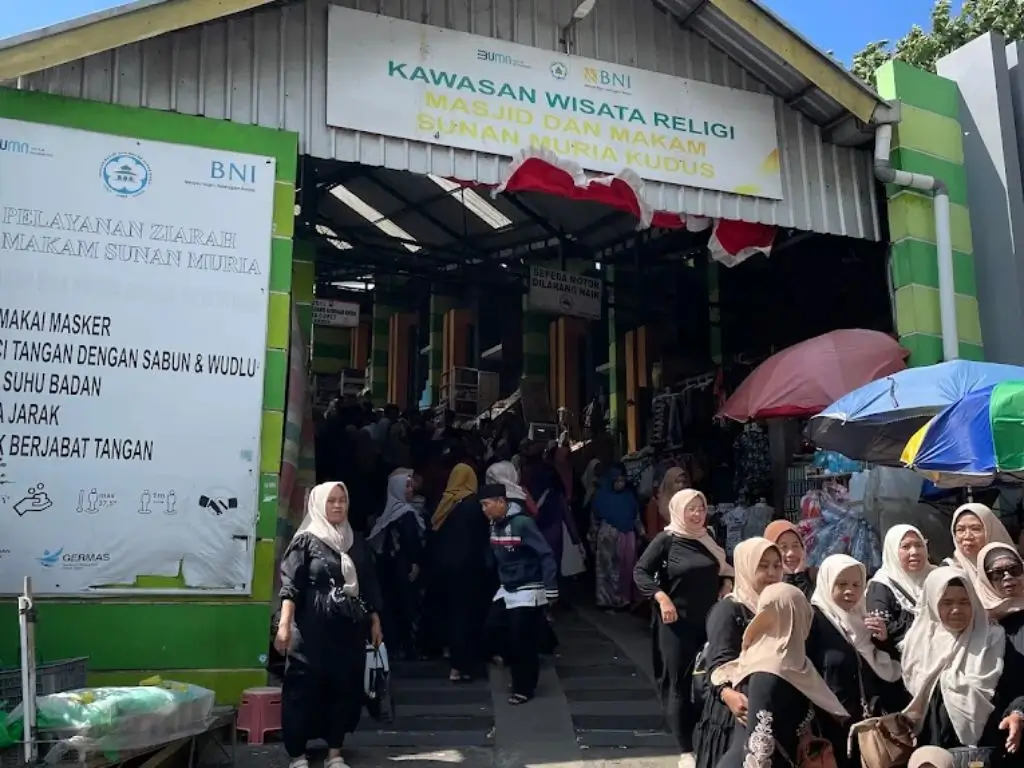 wisata religi jawa tengah makam sunan muria kudus