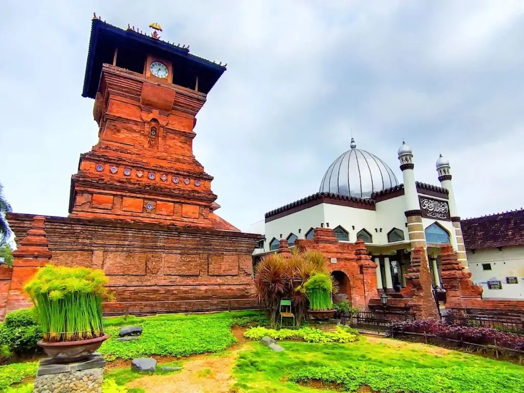 wisata religi jawa tengah masjid menara kudus